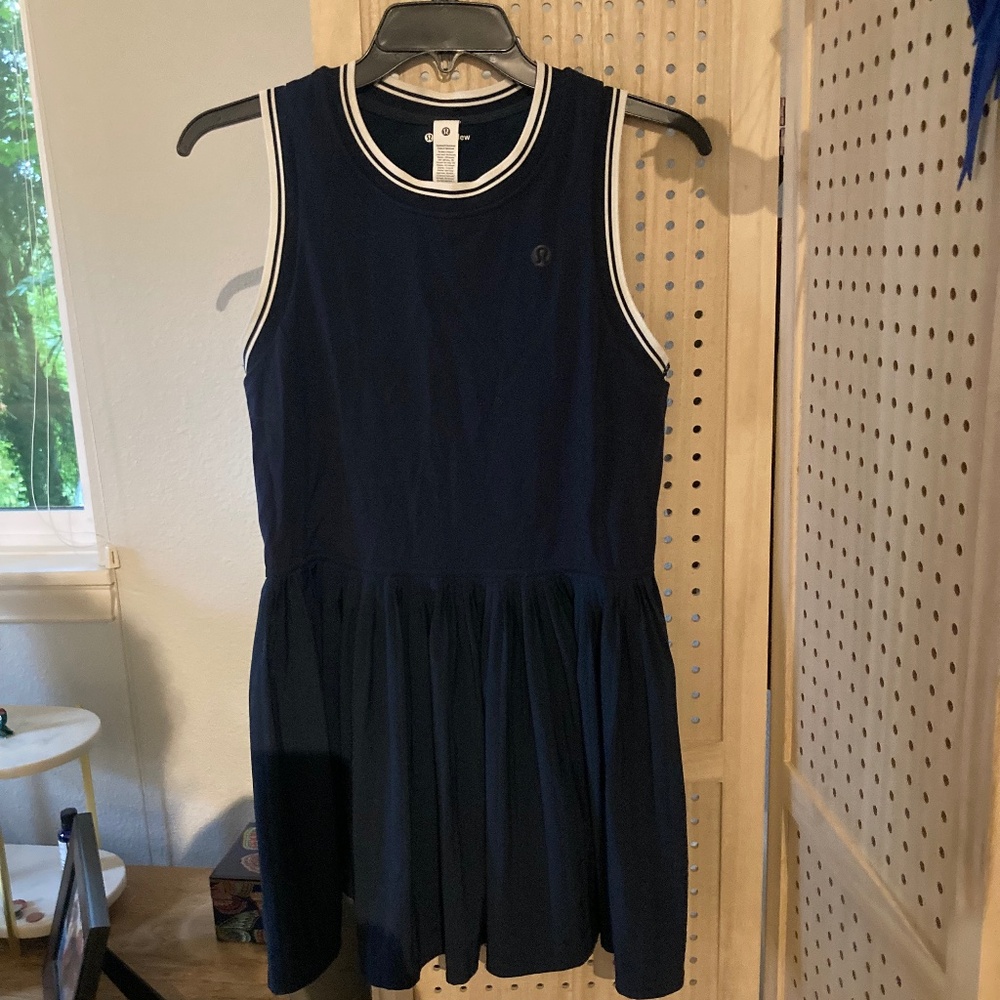 Lululemon Tennis dress size 10 Like New.